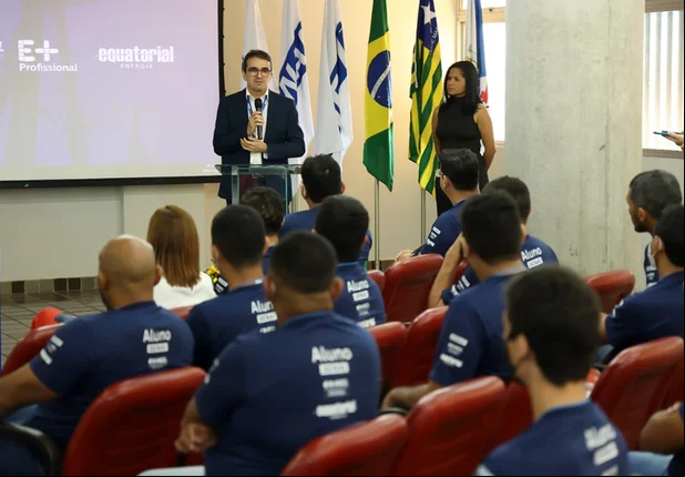 1º turma da Escola de Eletricistas