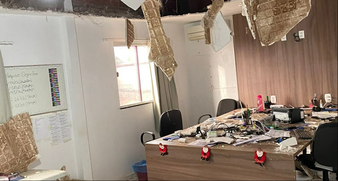 Escritório ficou destruído