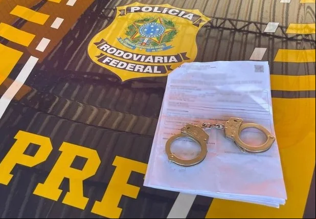 PRF cumpre mandado de prisão por pensão alimentícia