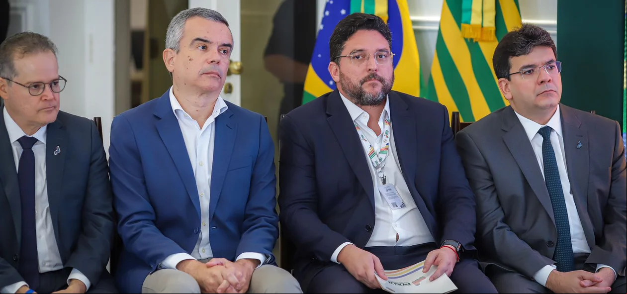 Autoridades presentes na solenidade