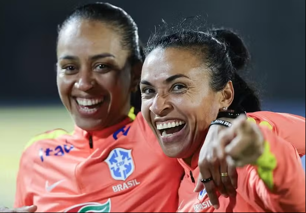 Marta e Adriana juntas na Seleção Brasileira