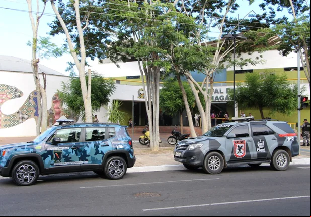 Bandidos explodem caixa eletrônico da Câmara de Teresina