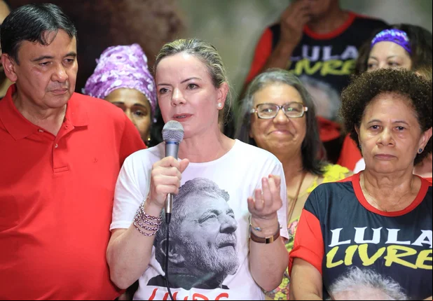 Wellington Dias, Gleisi Hoffmann e Regina Sousa em coletiva 