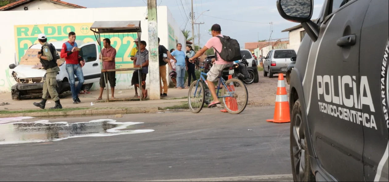 Polícia Técnico-Científica no local do acidente 