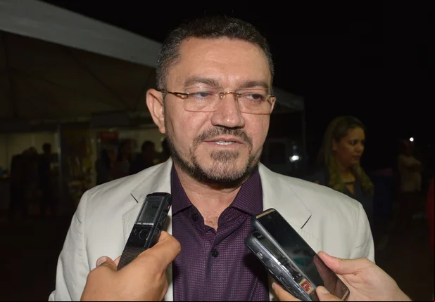Padre Walmir abre programação do SaliVag em Picos