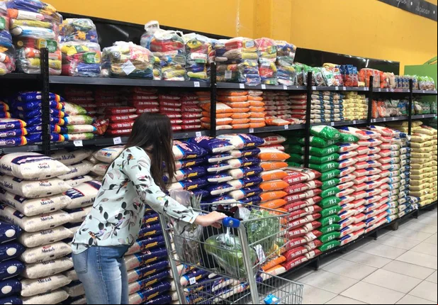Consumidores reclamam de alta do preço do arroz 