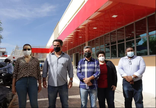 Ciro Nogueira e Iracema Portella visitam Hospital Infantil em Teresina