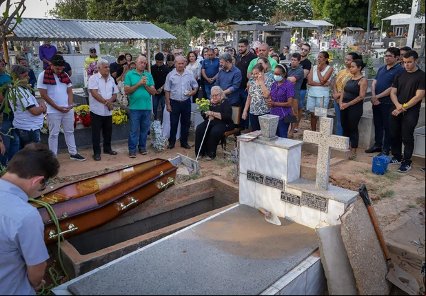 Primo do secretário Michel Saldanha assassinado no Ceará é sepultado