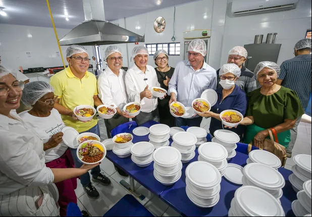 Ministro Wellington Dias visita sede do Instituto Preça em Teresina
